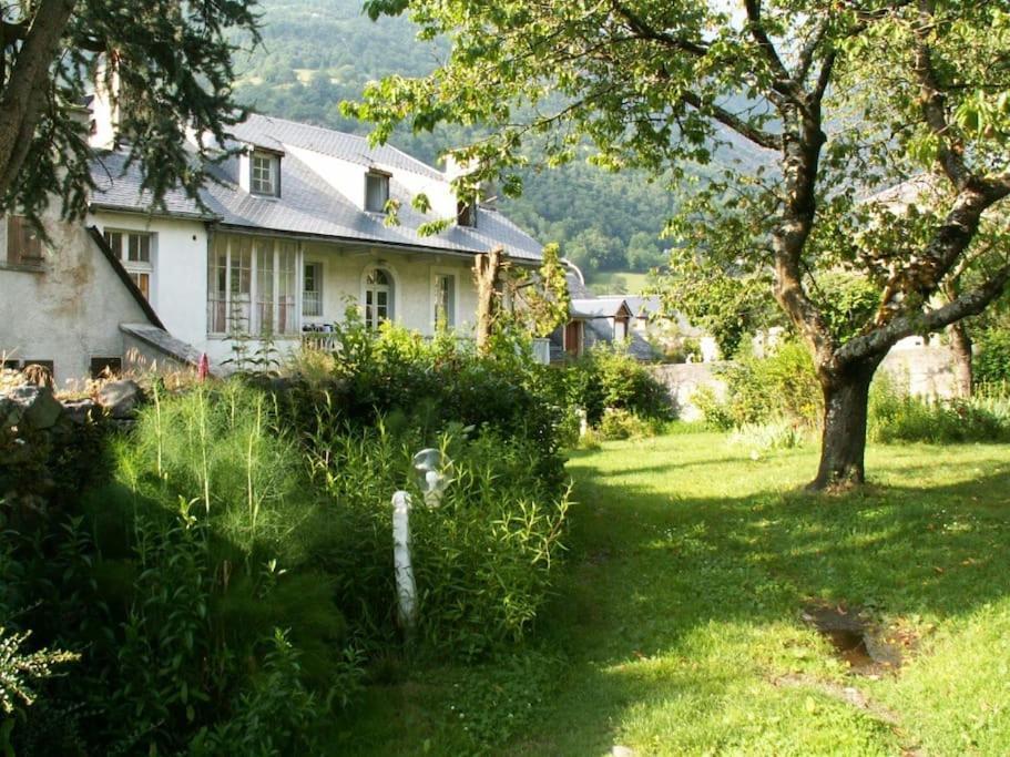 Magnifique Maison De Maitre Du 18E Avec Jardin Luz-Saint-Sauveur Exterior photo